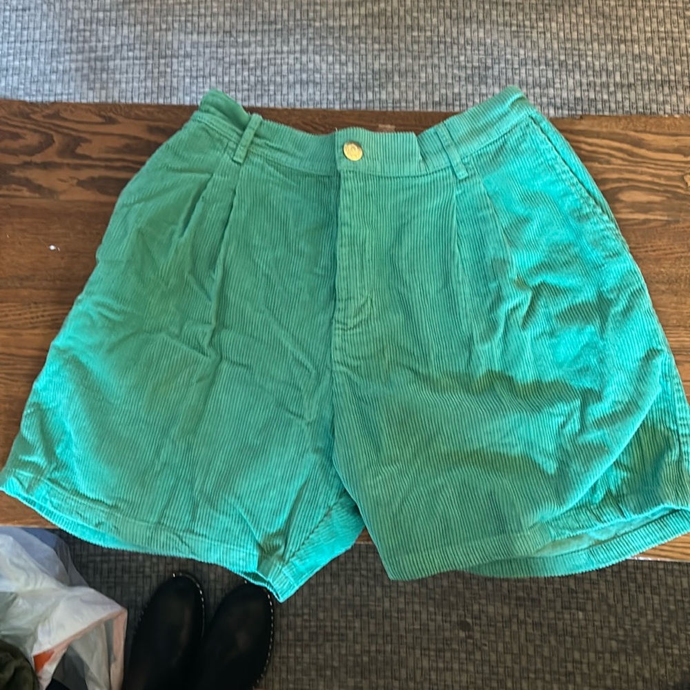 Big Bud Press Pleated Corduroy Shorts in green size L